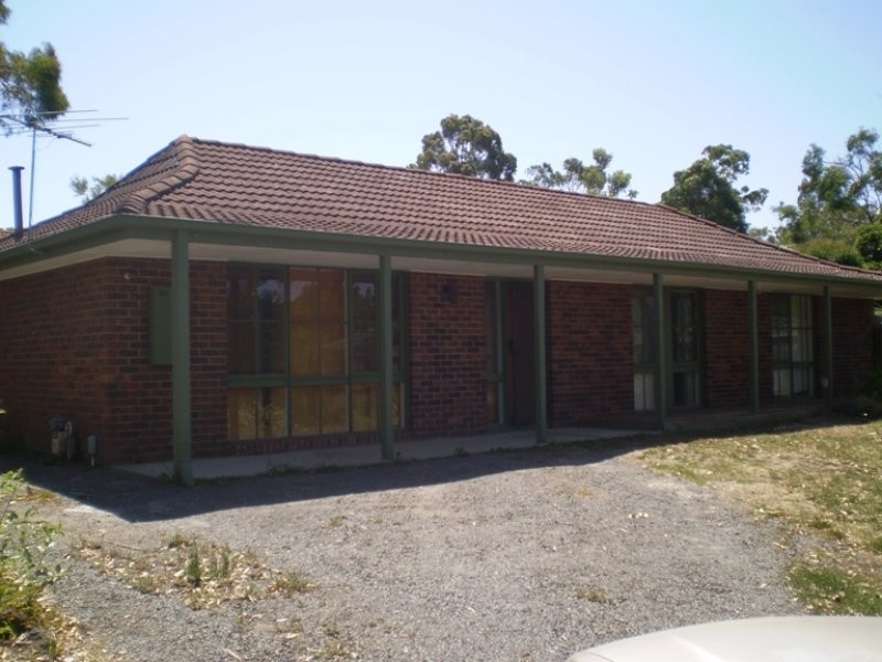 8 Chamouni Court, Frankston VIC 3199