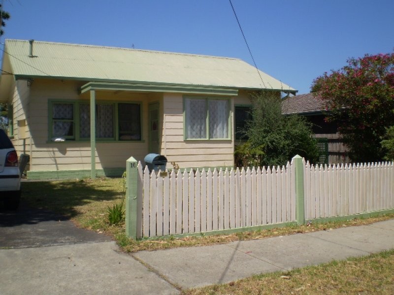 10 DUNCAN AVENUE, Seaford VIC 3198