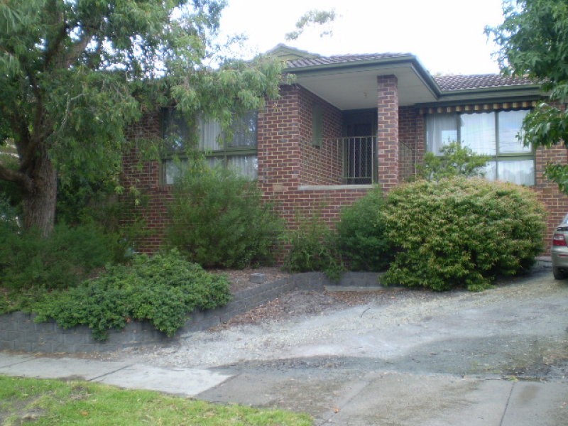 24 COPROSMA AVENUE, Frankston VIC 3199
