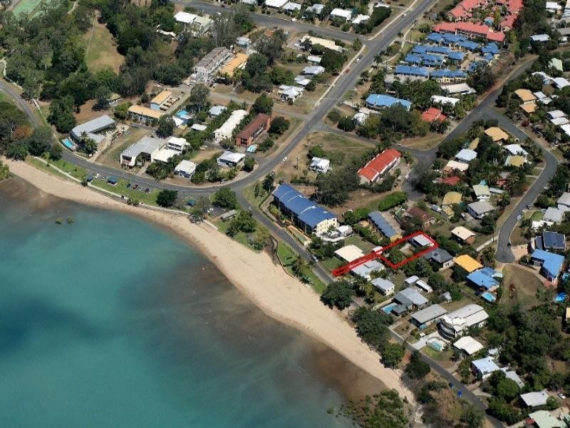 30a Coral Esplanade, Cannonvale QLD 4802