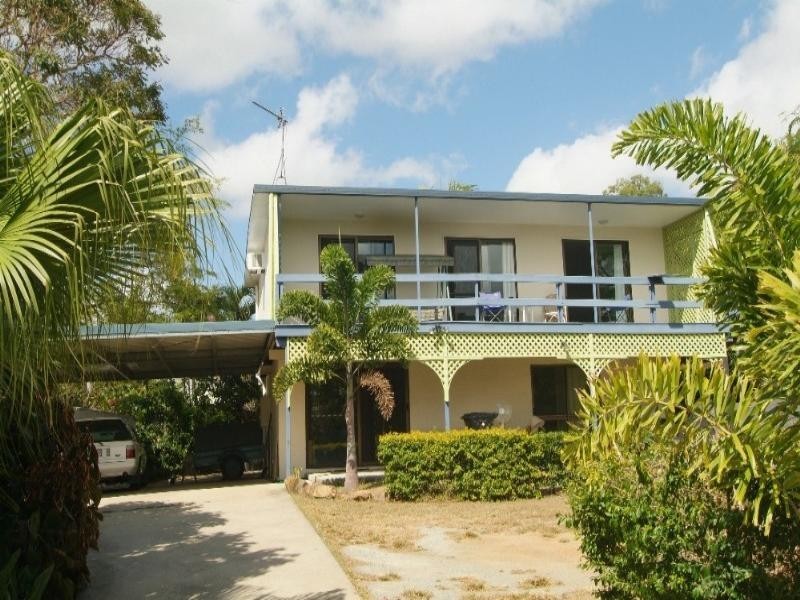 30a Coral Esplanade, Cannonvale QLD 4802