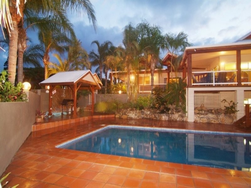 14 Hamilton Ave, Cannonvale QLD 4802