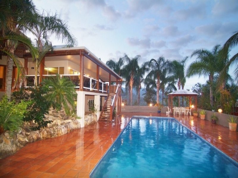 14 Hamilton Ave, Cannonvale QLD 4802