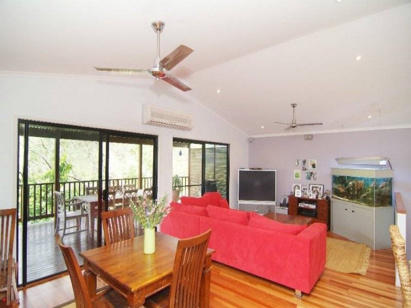 21 Daydream Court, Cannonvale QLD 4802