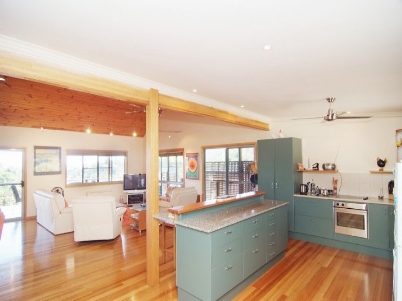 19 Panoramic Court, Cannonvale QLD 4802