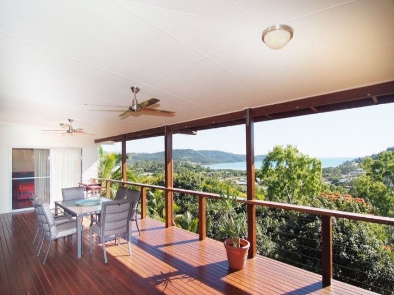 19 Panoramic Court, Cannonvale QLD 4802