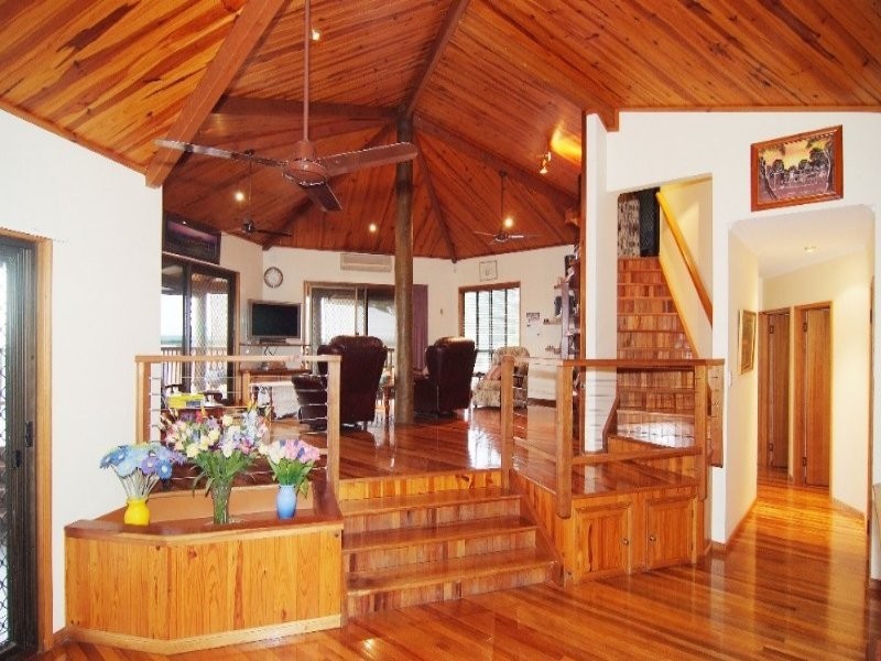 7 Jones Rd, Cannonvale QLD 4802