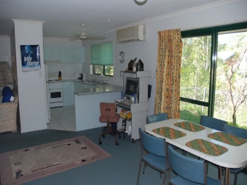 10 Cateran Close, Cannonvale QLD 4802