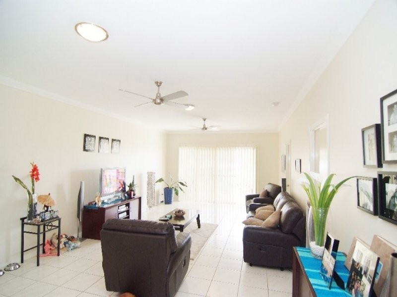 63/21 Shute Harbour Rd, Cannonvale QLD 4802