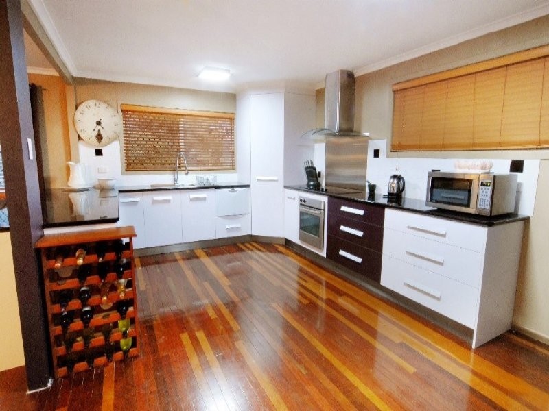 14 Manooka Drive, Cannonvale QLD 4802