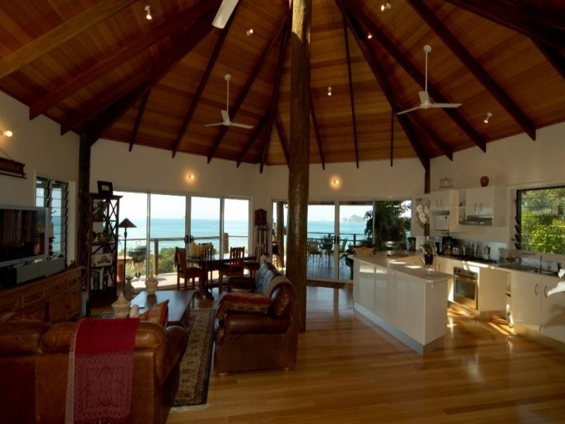 3 Blackcurrant Drive, Hideaway Bay QLD 4800