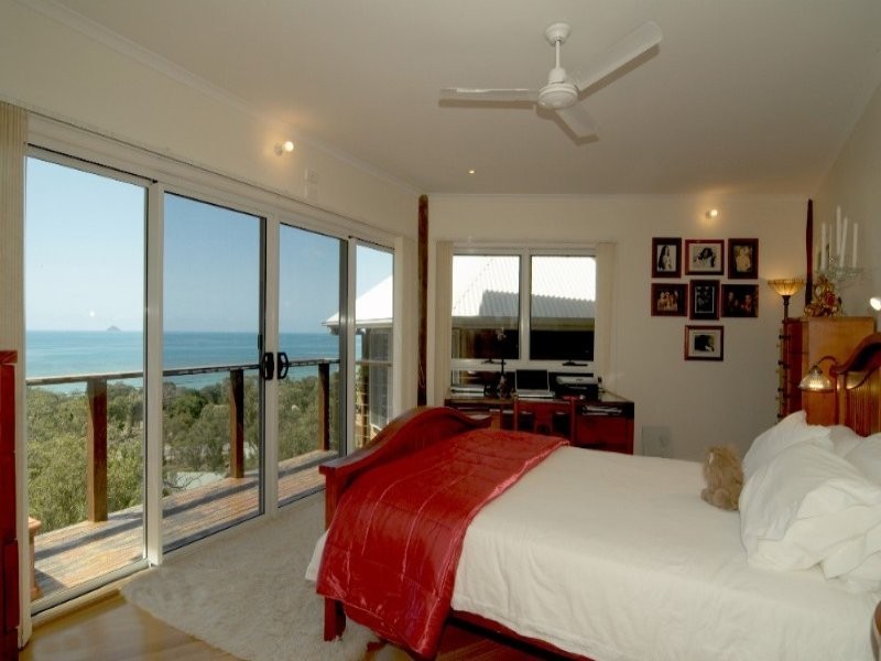3 Blackcurrant Drive, Hideaway Bay QLD 4800
