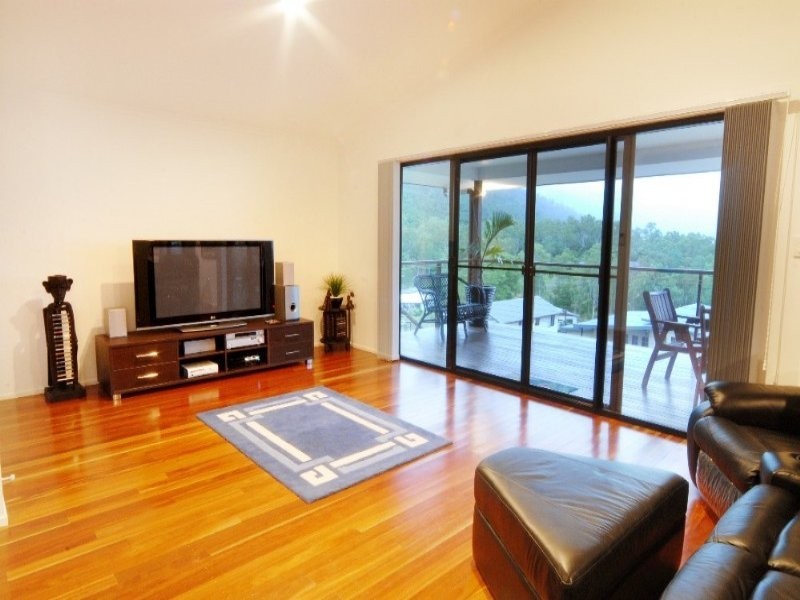 55 Country Rd, Cannonvale QLD 4802