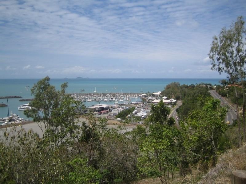 10 Kara Crescent, Airlie Beach QLD 4802