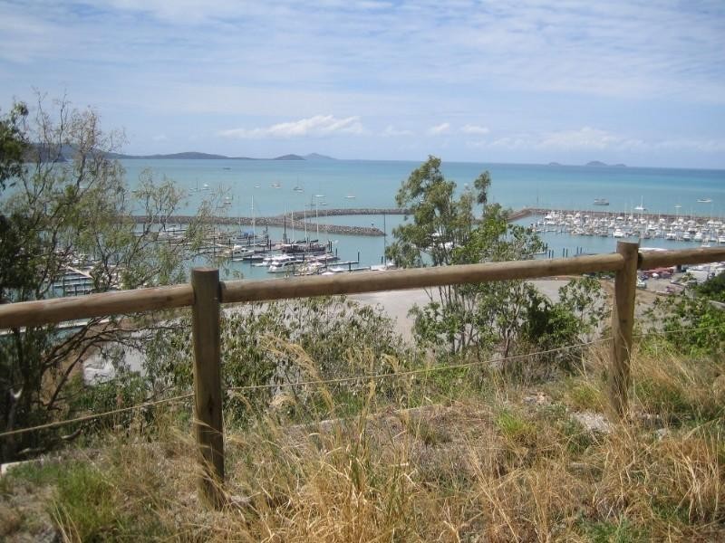 10 Kara Crescent, Airlie Beach QLD 4802