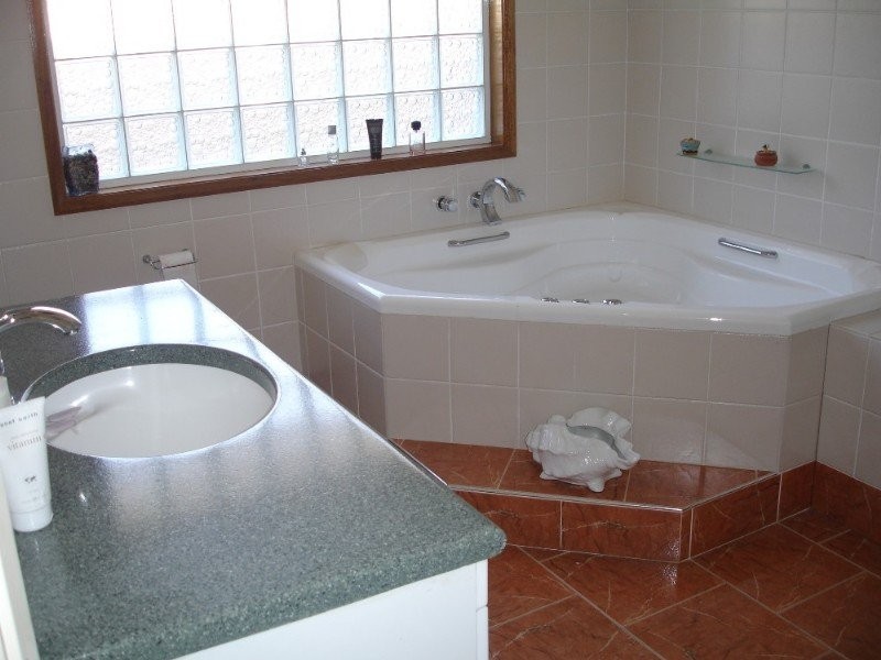 31 St George Cres, Sandy Point NSW 2172