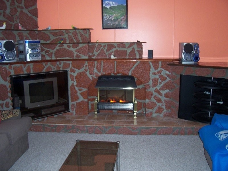 10 Mclennan St, Collinsville QLD 4804