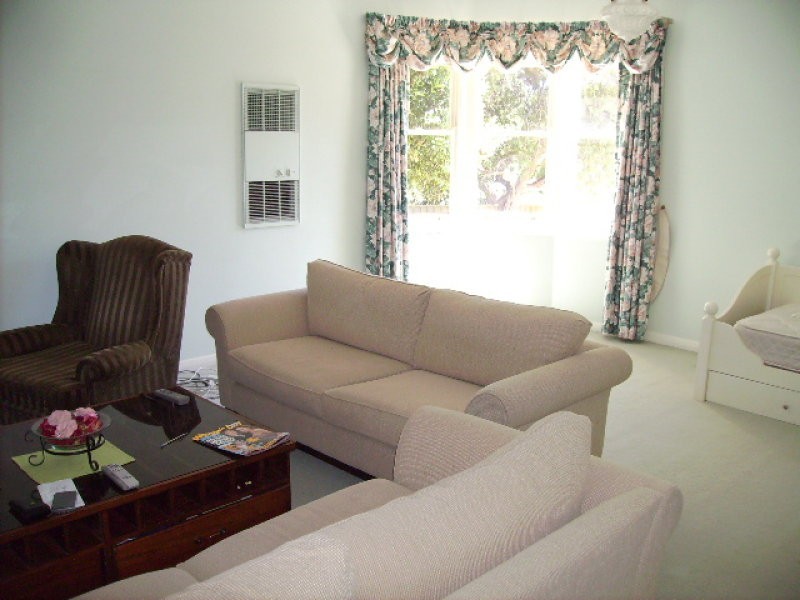 12 Brook Avenue, Glen Osmond SA 5064