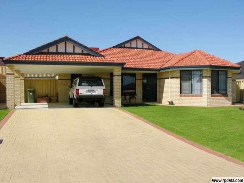 35 Crown Point Crescent, Butler WA 6036