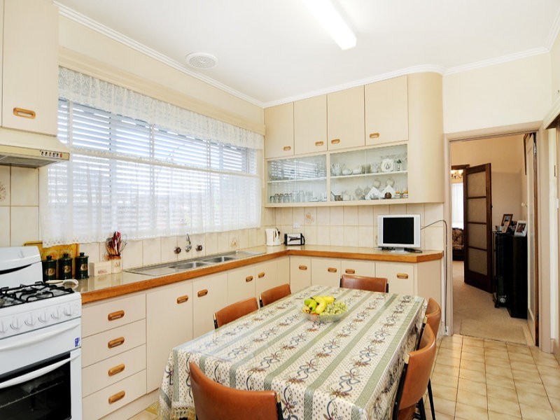 21 Broadhurst Avenue, Reservoir VIC 3073