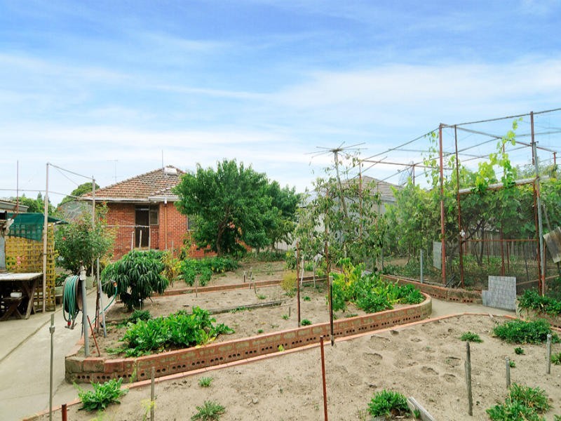 21 Broadhurst Avenue, Reservoir VIC 3073