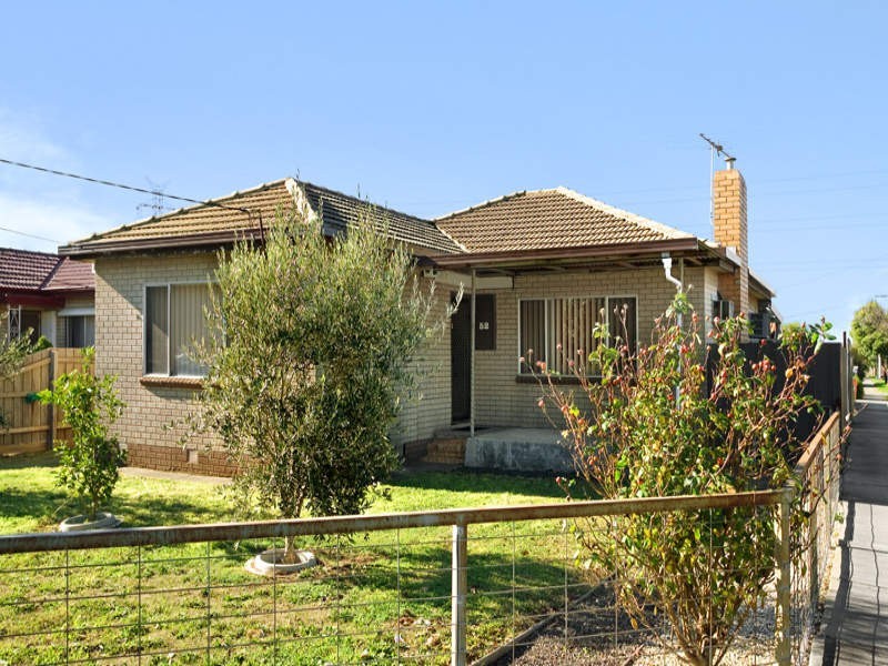 52 Banbury Road, Reservoir VIC 3073