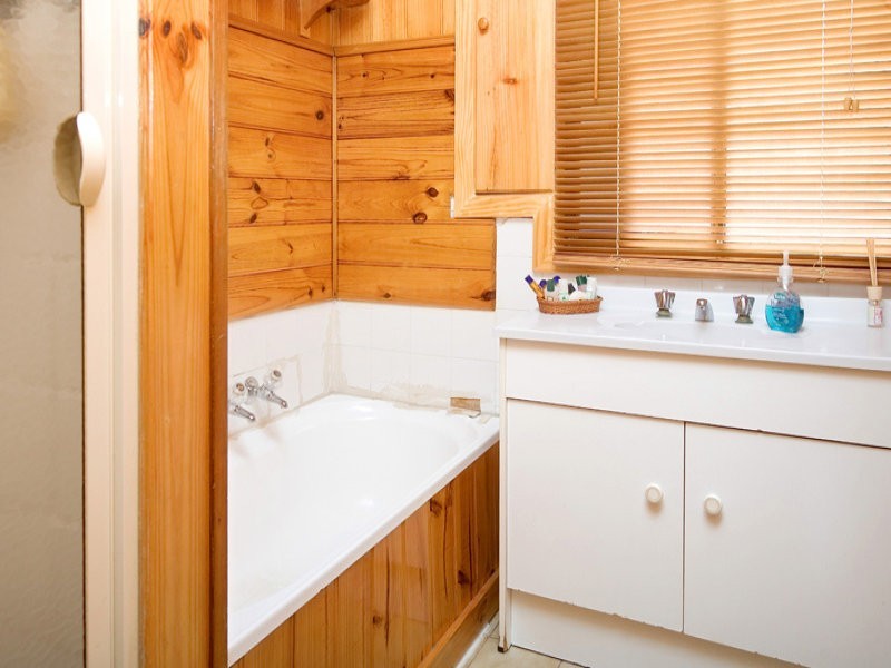 52 Banbury Road, Reservoir VIC 3073