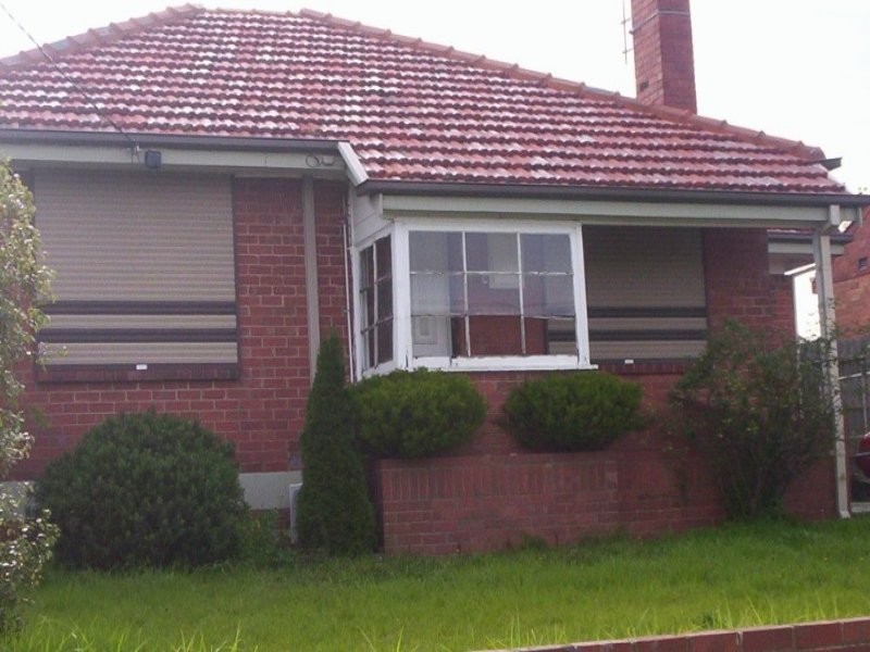 10 Moore Crescent, Reservoir VIC 3073