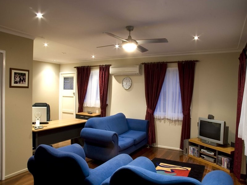 11 Hutton Road, Aspley QLD 4034