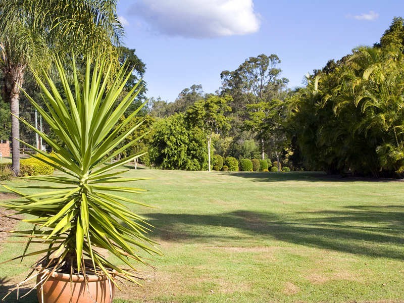 2083 Roghan Road, Bridgeman Downs QLD 4035