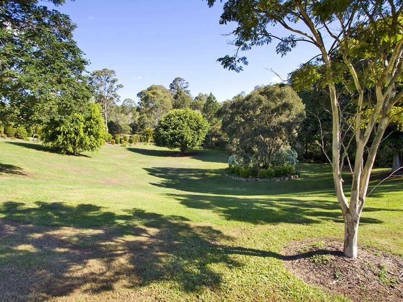 2083 Roghan Road, Bridgeman Downs QLD 4035