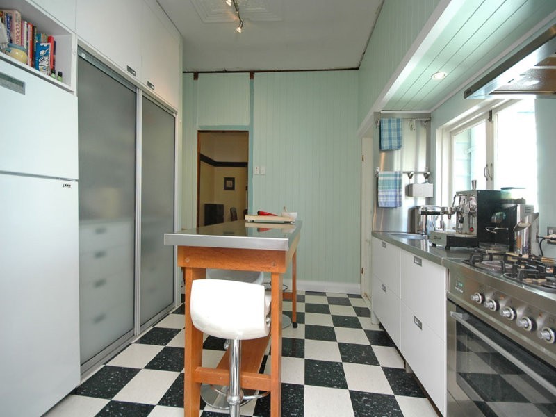 12 Crawford Avenue, Stafford QLD 4053