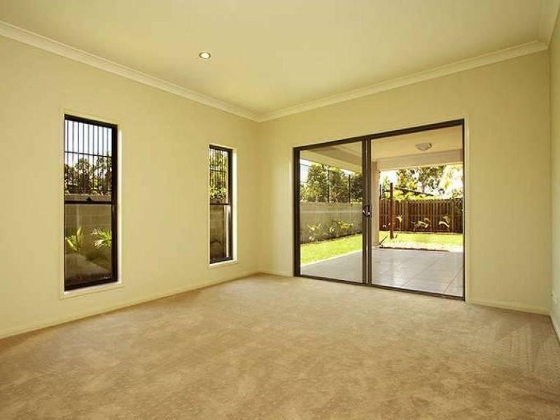 8 Twin Lakes Drive, Murrumba Downs QLD 4503