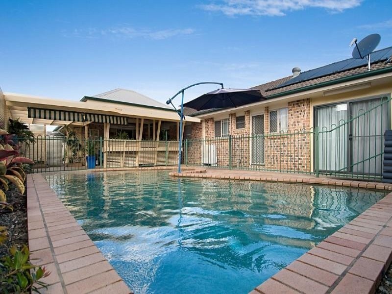 2 Fairview Place, Bridgeman Downs QLD 4035