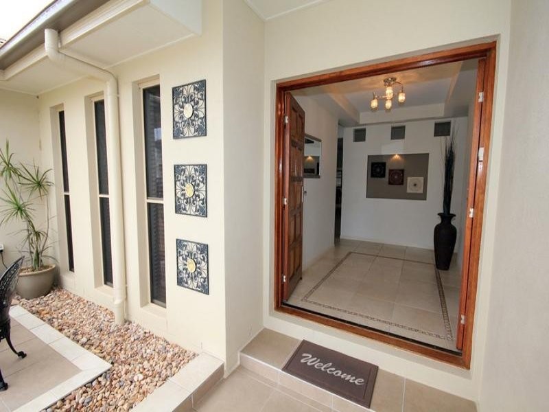 15 Azienda Place, Bridgeman Downs QLD 4035