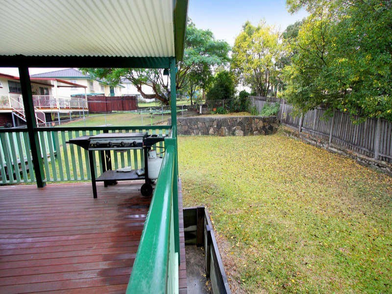 5 Kinnerton Street, Chermside West QLD 4032