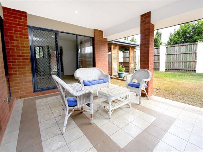 7 Waratah Court, Kallangur QLD 4503