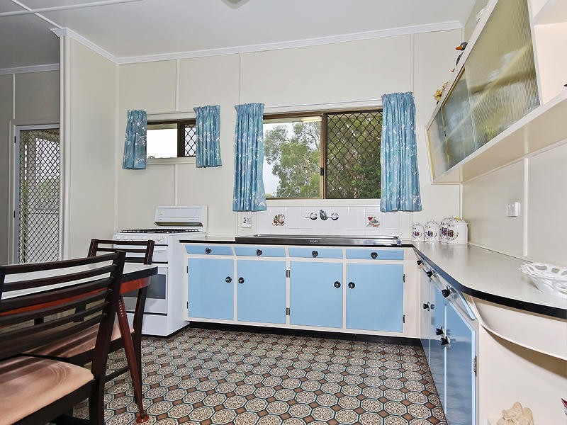 9 Basnett Street, Chermside West QLD 4032