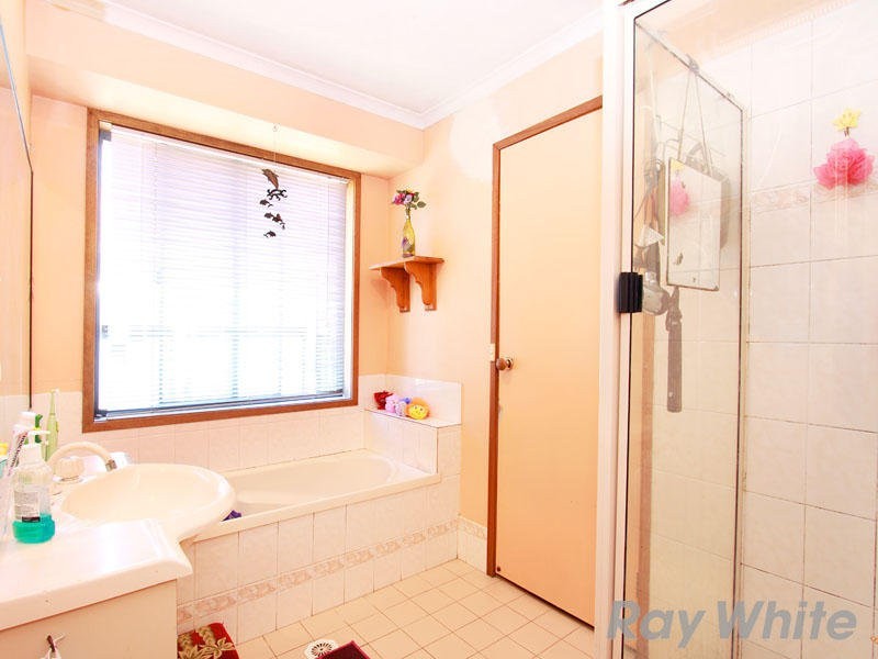 9 Pepperina Place, Fitzgibbon QLD 4018