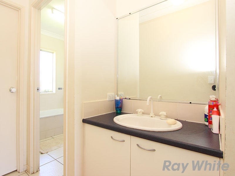 8 Brace Close, Bray Park QLD 4500