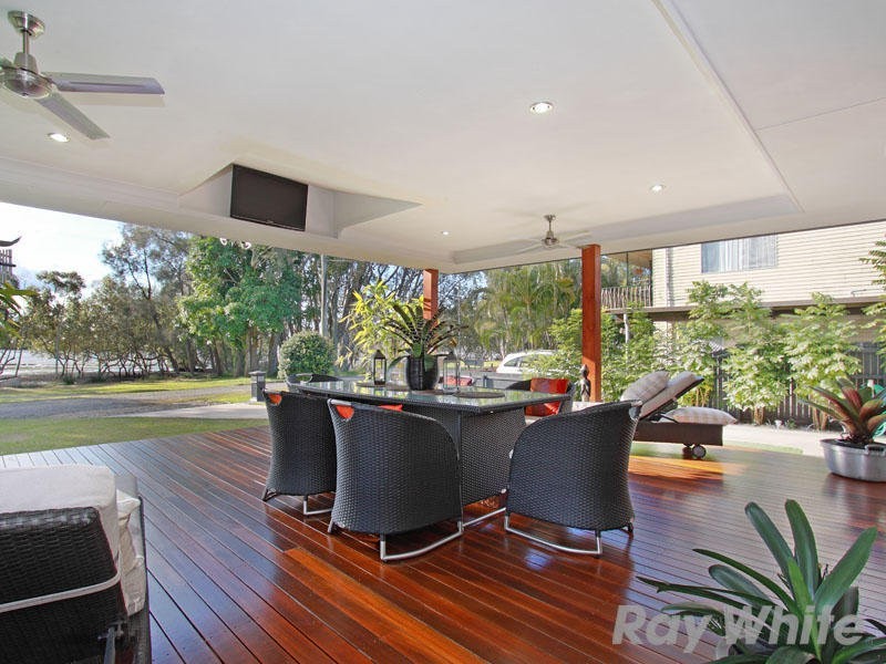 120 Ningi Esplanade ( Adjacent To Bribie Island ), Ningi QLD 4511