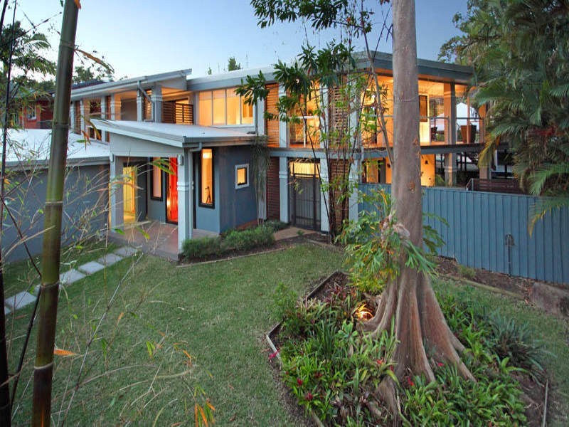 11 Lawrence Road, Chermside West QLD 4032