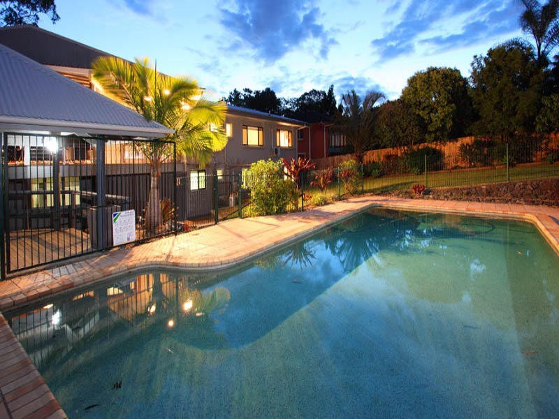 11 Lawrence Road, Chermside West QLD 4032