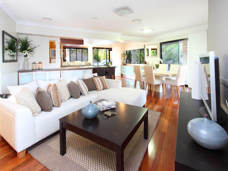 11 Lawrence Road, Chermside West QLD 4032