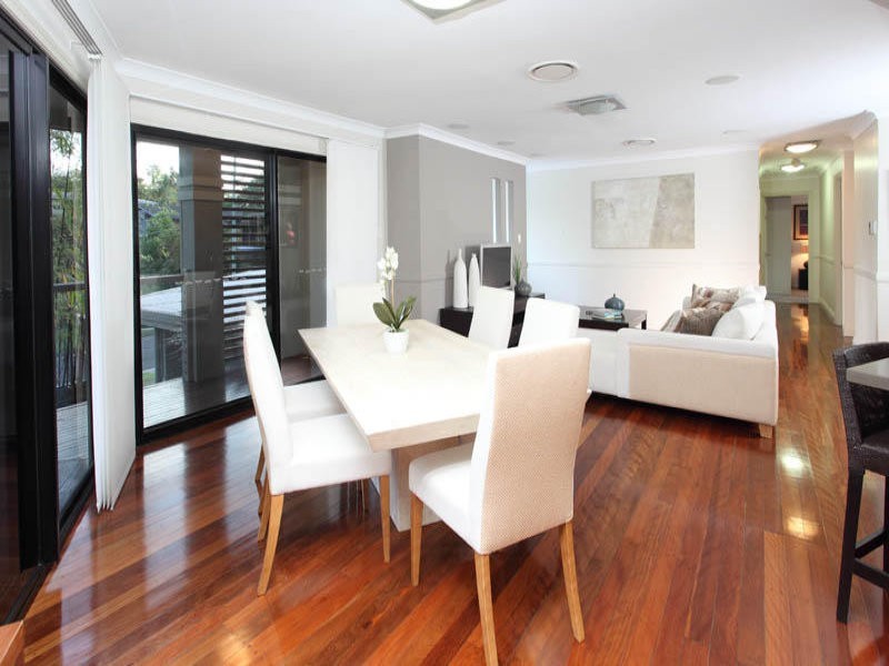 11 Lawrence Road, Chermside West QLD 4032