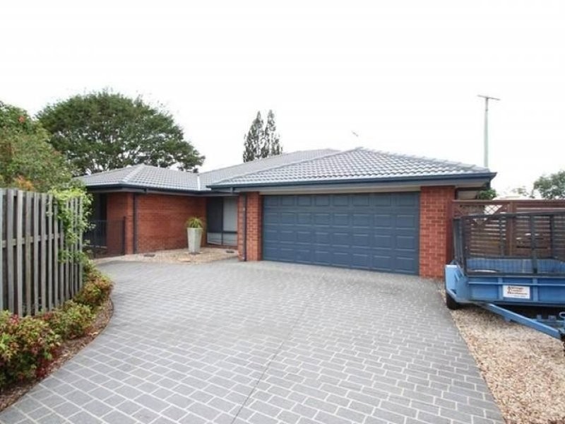 7 Waratah Court, Kallangur QLD 4503