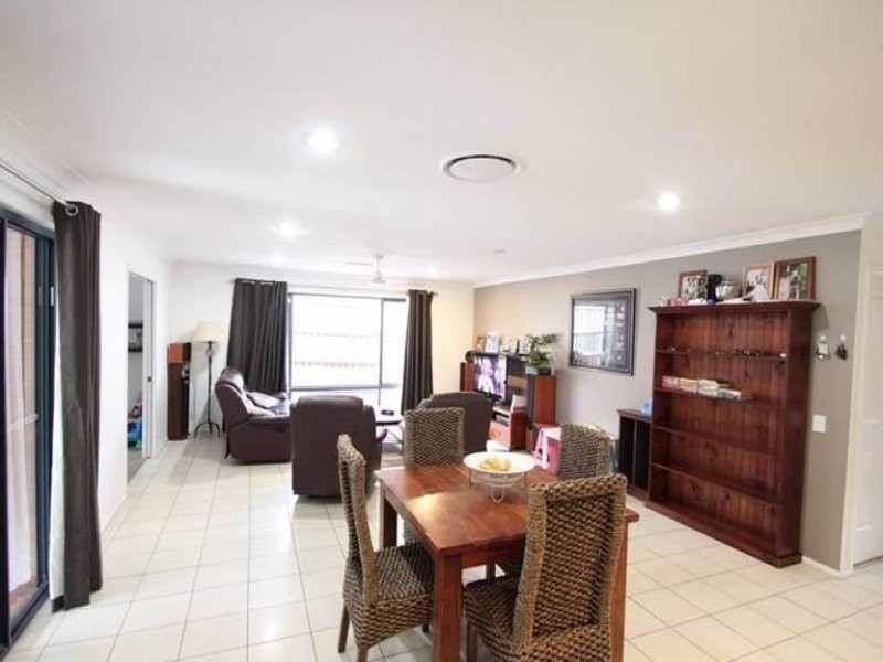 7 Waratah Court, Kallangur QLD 4503