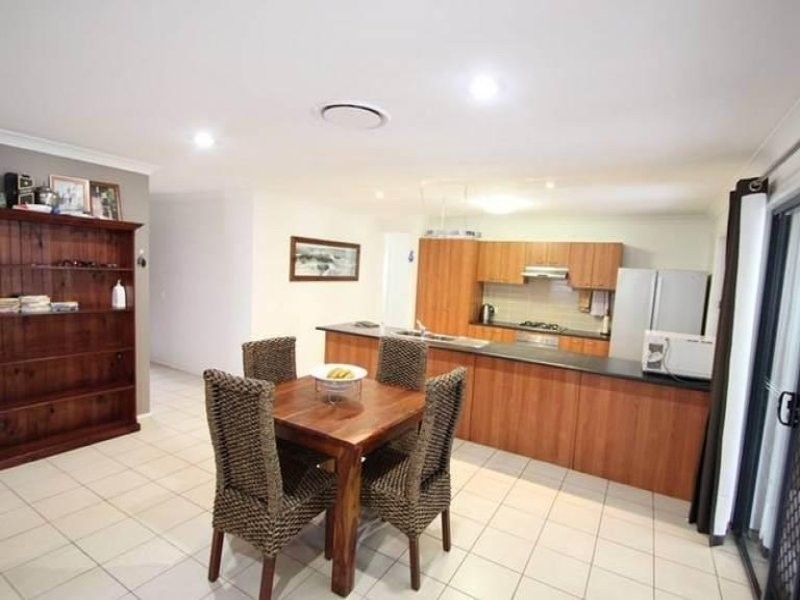 7 Waratah Court, Kallangur QLD 4503