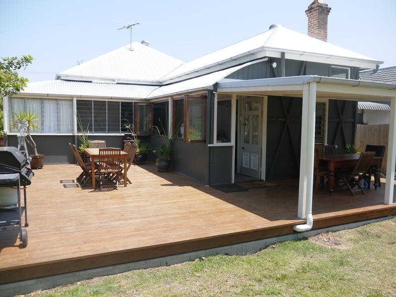 54 Sunday Street, Shorncliffe QLD 4017