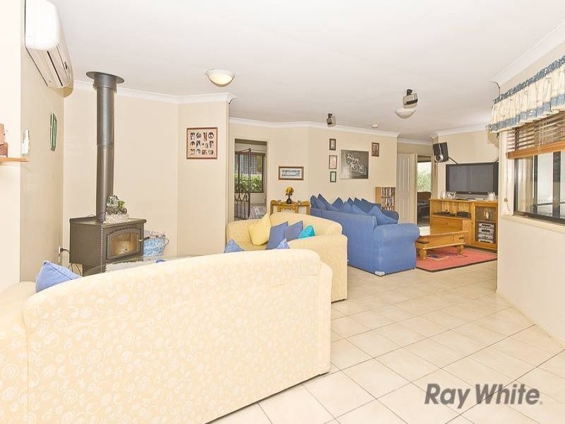 8 Bonsoir Court, Eatons Hill QLD 4037
